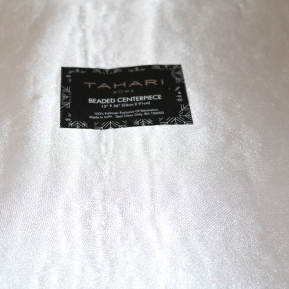 TAHARI HOME BEADED & SEQUINS CENTERPIECE TABLE RUNNER - 13x36 - NEW -SILVER/GOLD - Picture 6 of 7